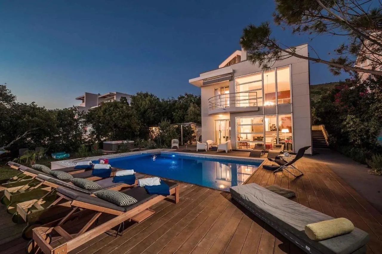 Holiday Home In Dramalj 39404