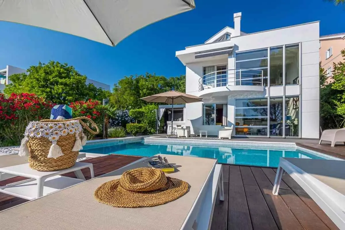 Holiday Home In Dramalj 39404 Hırvatistan